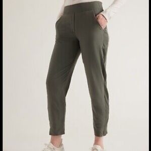 Athleta Brooklyn Mid Rise Ankle Pant Mountain Olive Green size 2 UPF Earthy